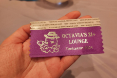 The first reward for completing the stamp rally: an exclusive badge ribbon